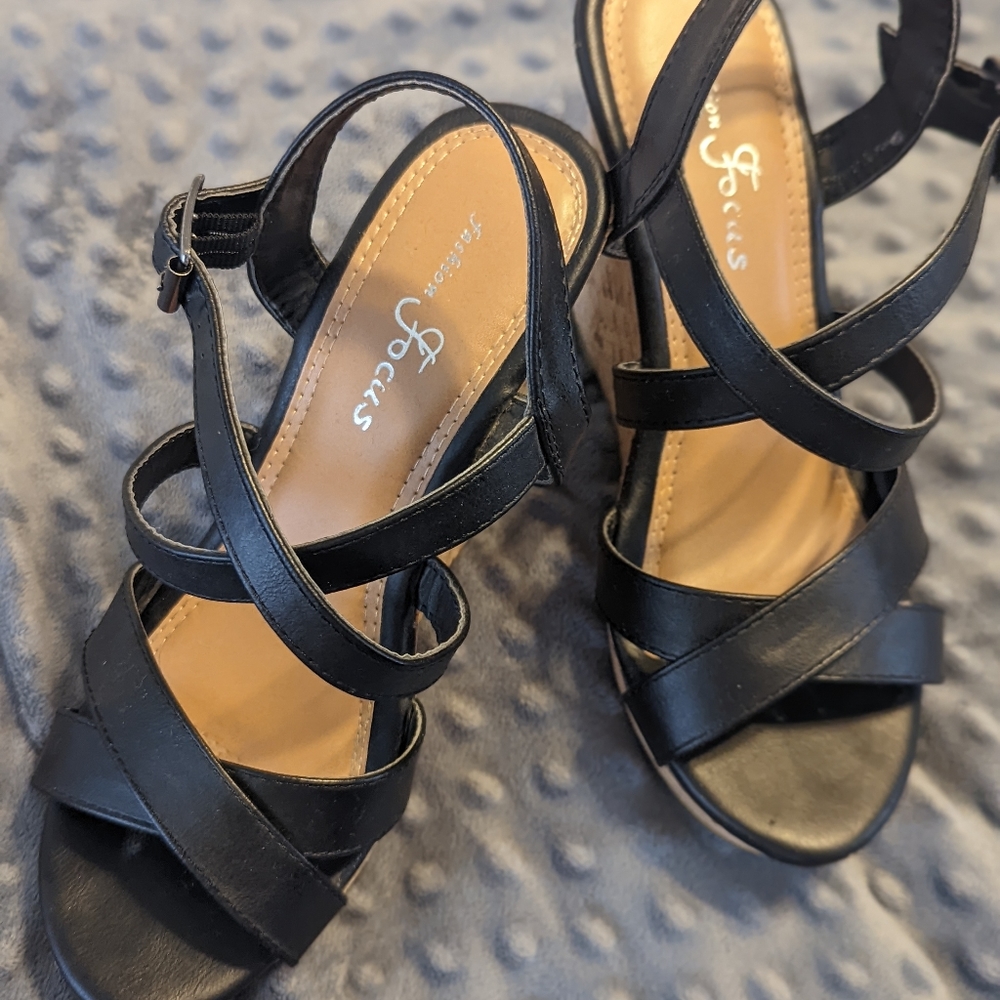 Size 7 Fashion Focus strappy wedge heel sandals